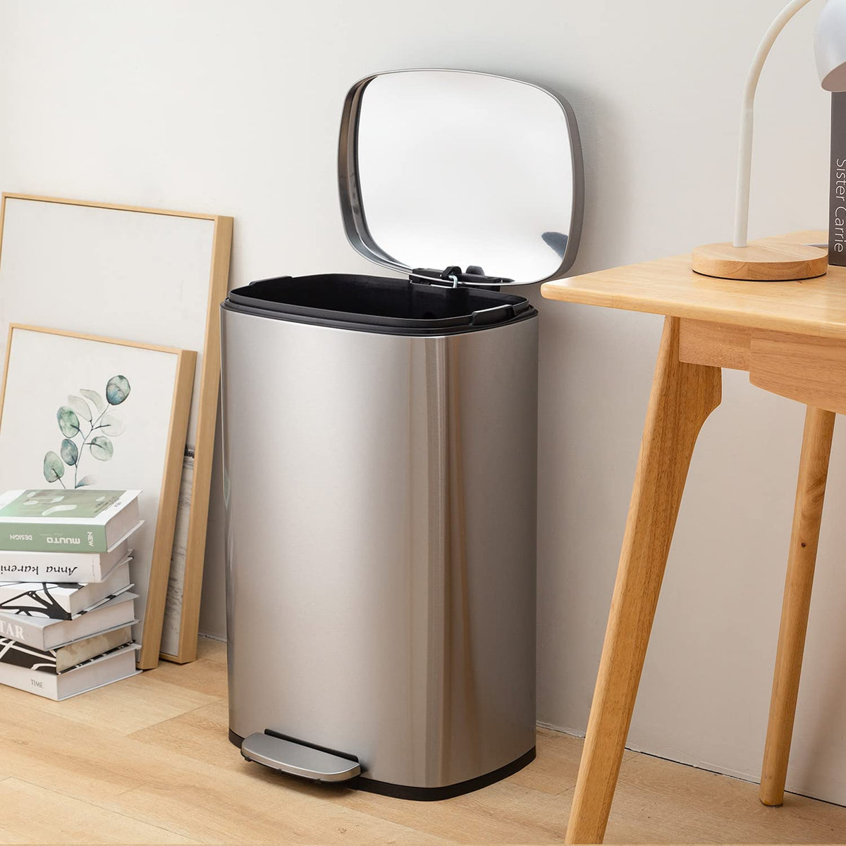 13 Gallon Steel Trash Can with Lid I787